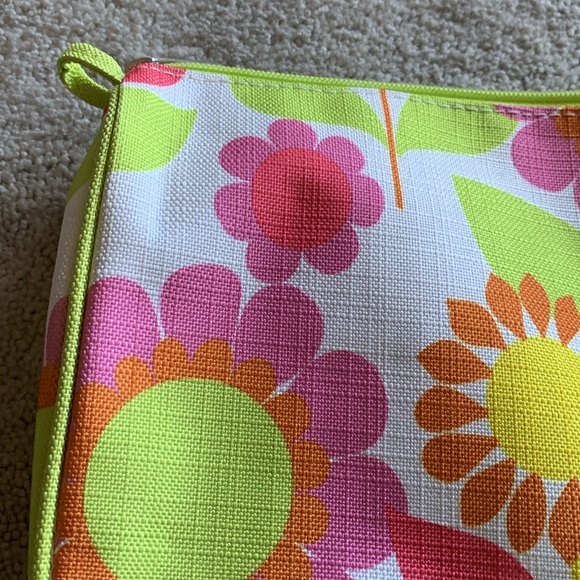 Clinique set of 2 make up pouches - Picture 2 of 5